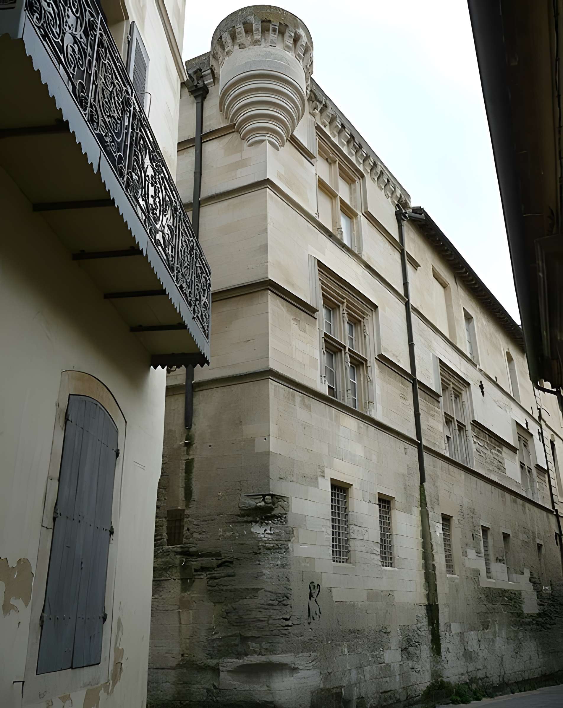 Ancien collège des Jésuites et ancien hôtel de Laval-Castellane, actuellement musée d'art chrétien et Museon Arlaten