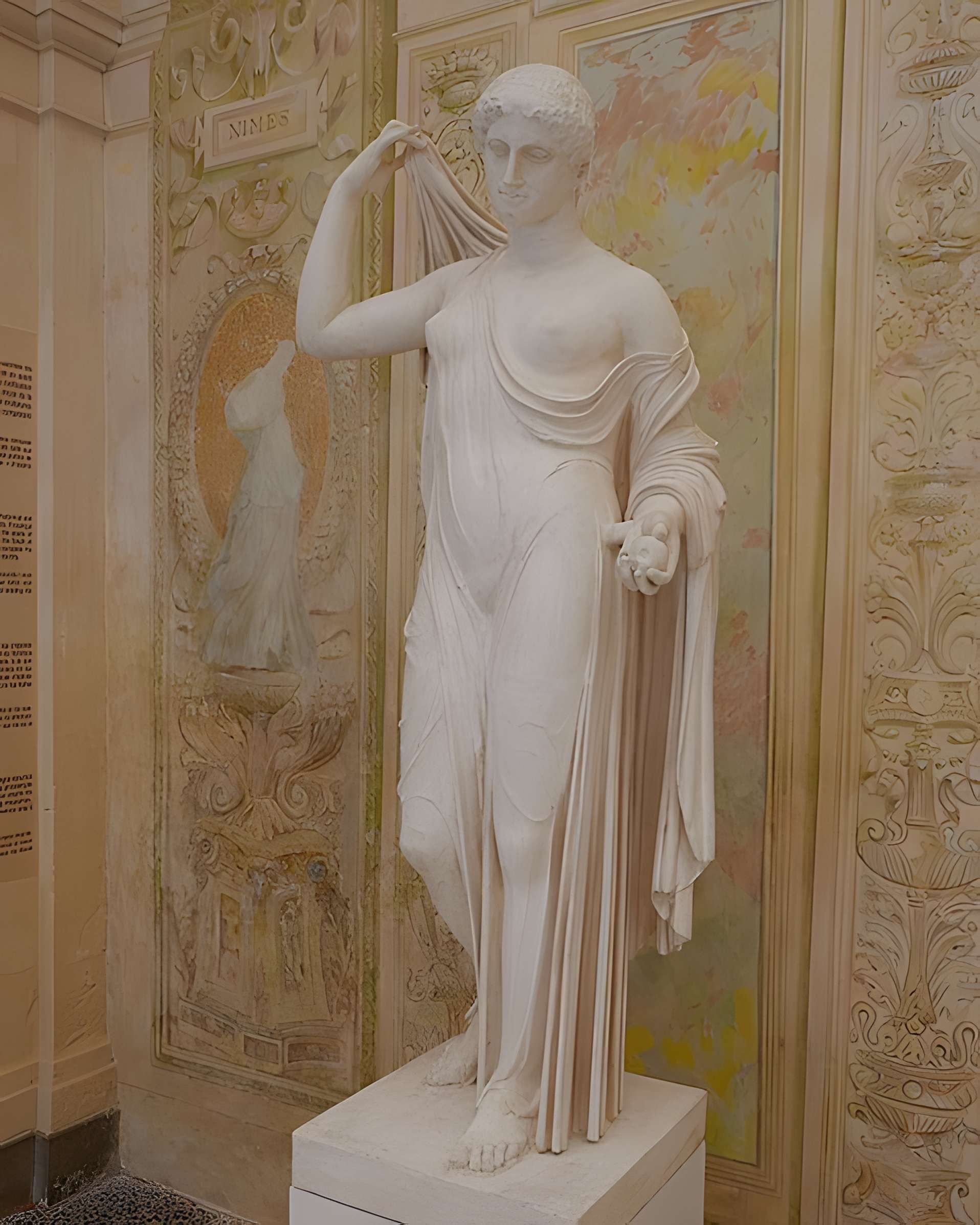 Ancien collège des Jésuites et ancien hôtel de Laval-Castellane, actuellement musée d'art chrétien et Museon Arlaten