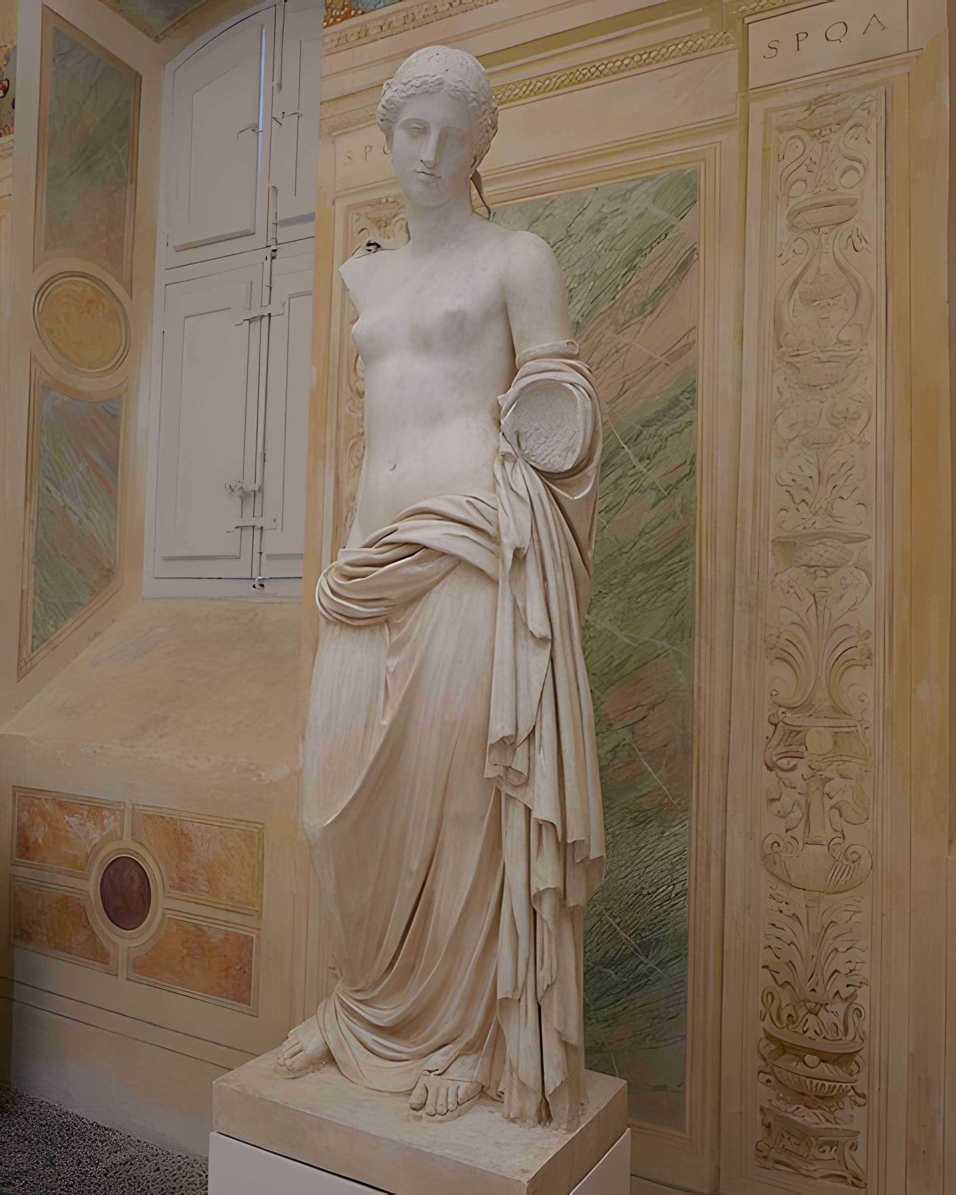 Ancien collège des Jésuites et ancien hôtel de Laval-Castellane, actuellement musée d'art chrétien et Museon Arlaten