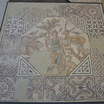 Terrain de 362, 40 m2 contenant des vestiges archéologiques