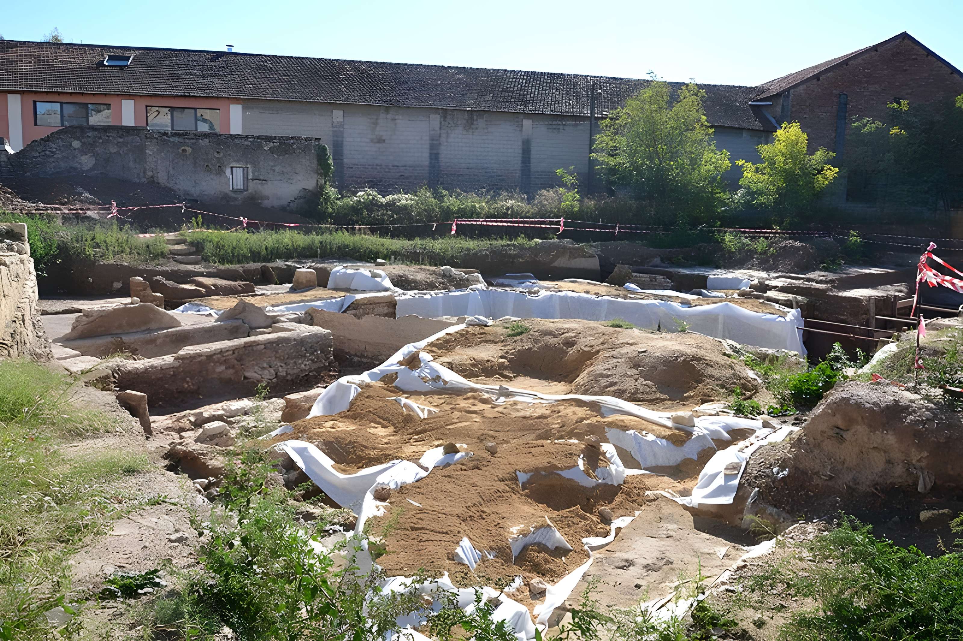 Terrain de 362, 40 m2 contenant des vestiges archéologiques