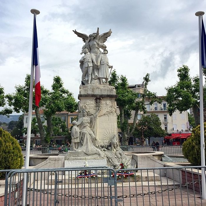 Photo de Monument aux morts de la guerre de 1914-1918, dit aussi Monument de la Victoire