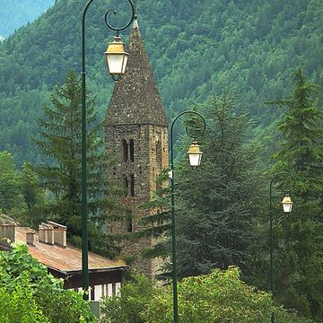 Clocher roman dIsola