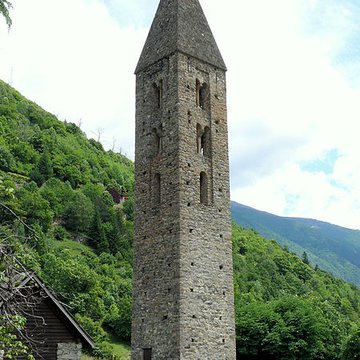 Clocher roman dIsola