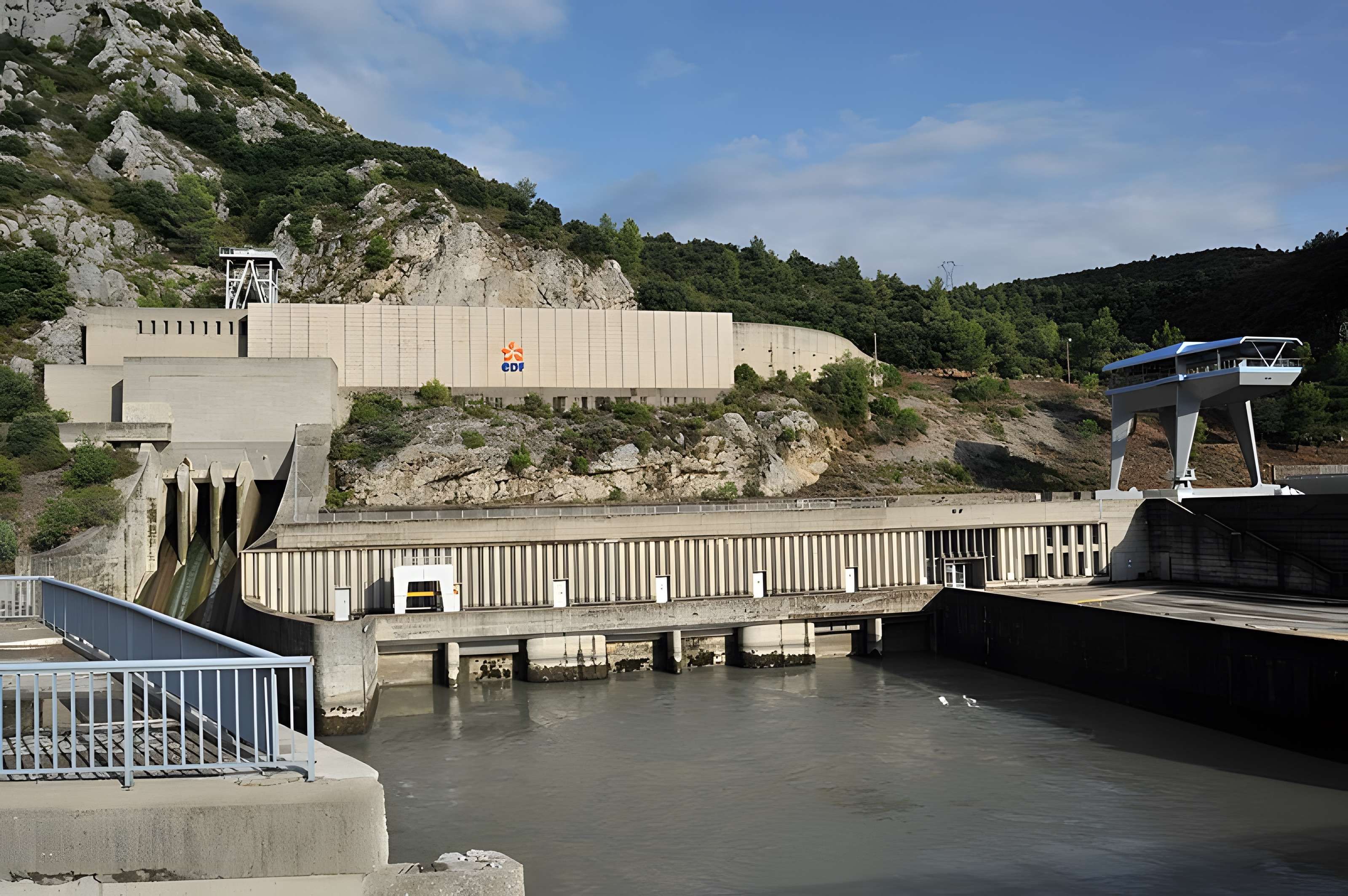 Usine hydro-électrique