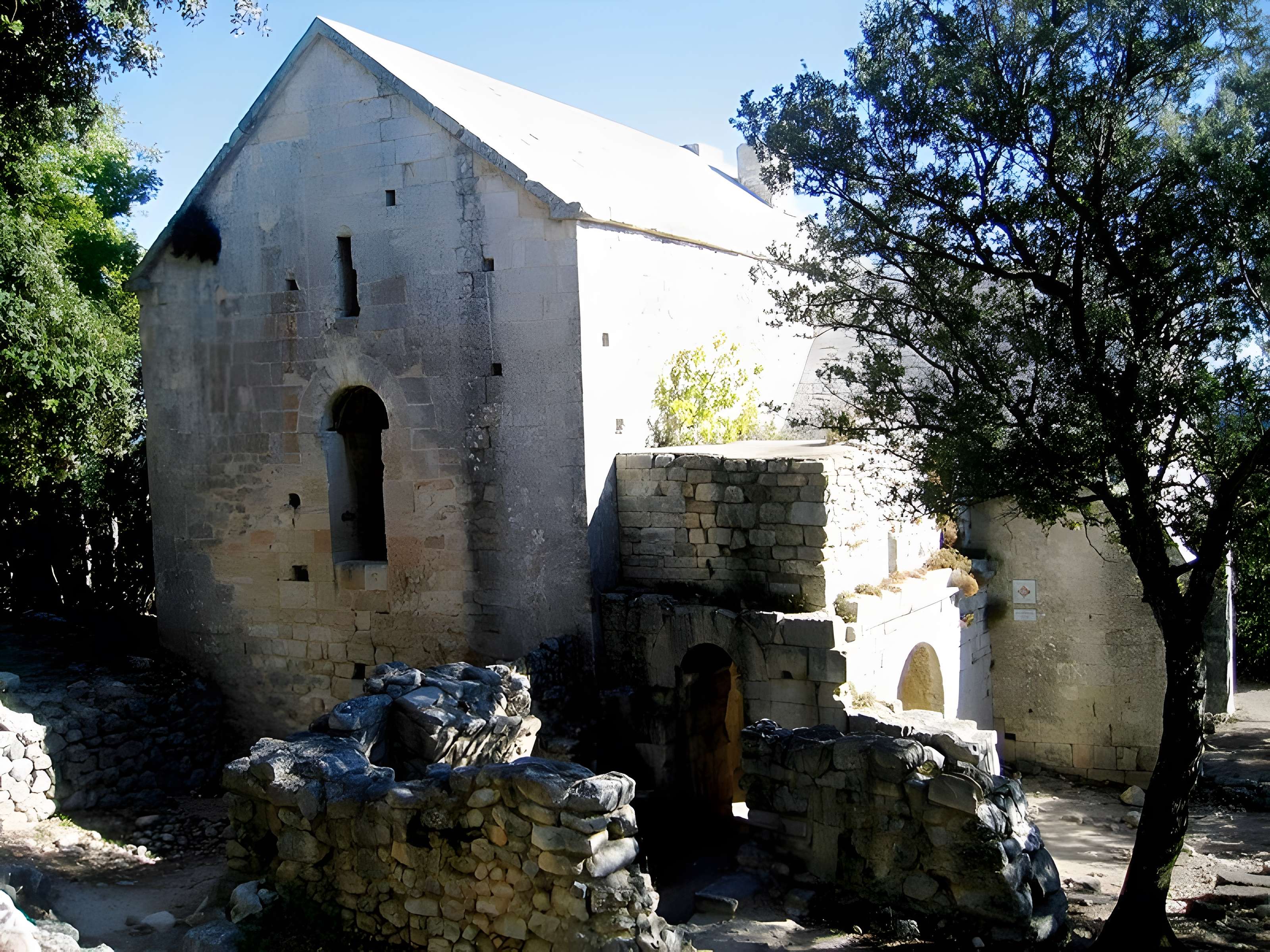 Chapelle Sainte-Anne-de-Goiron (également sur commune de Lambesc)