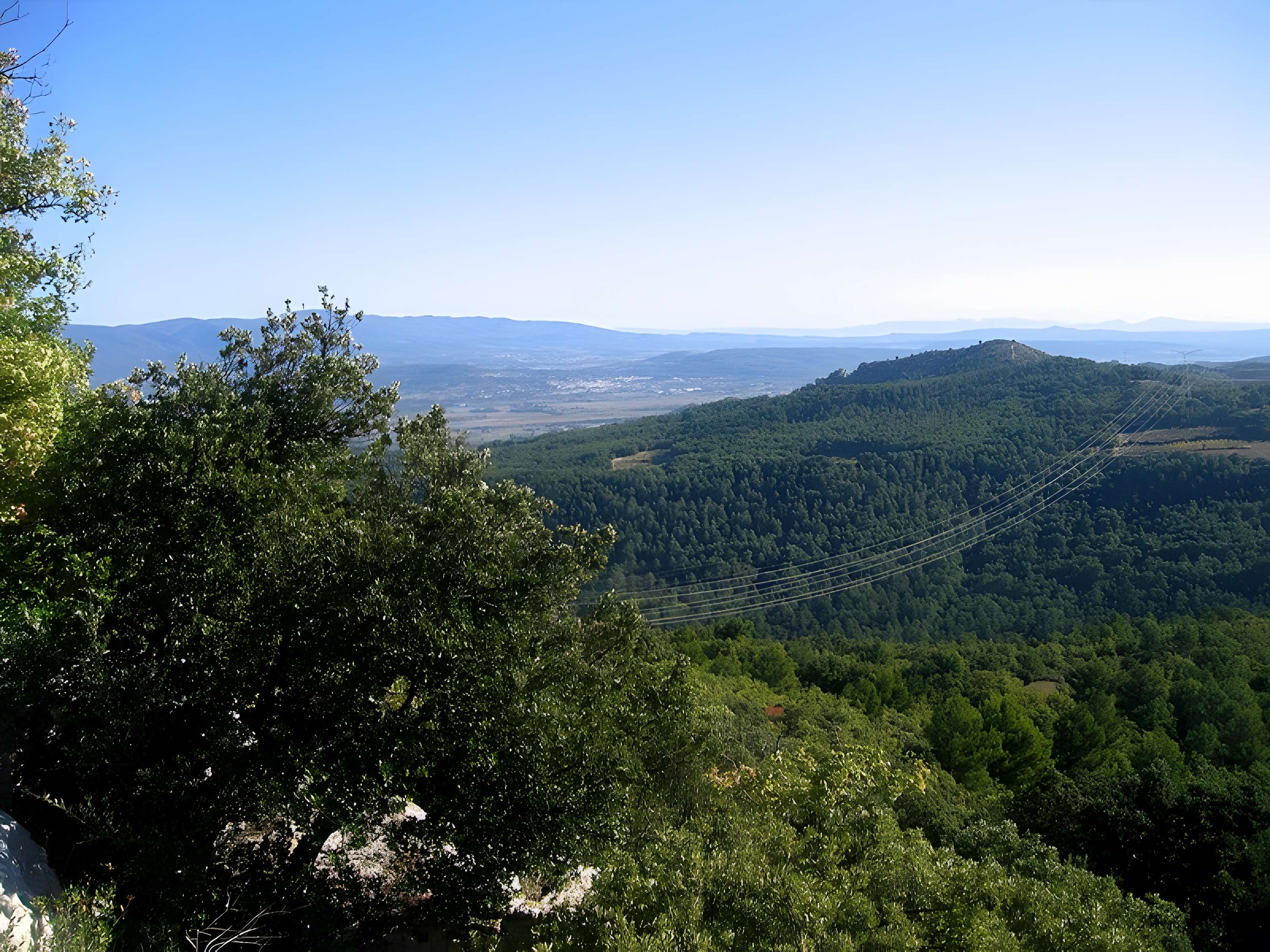 Chapelle Sainte-Anne-de-Goiron (également sur commune de Lambesc)