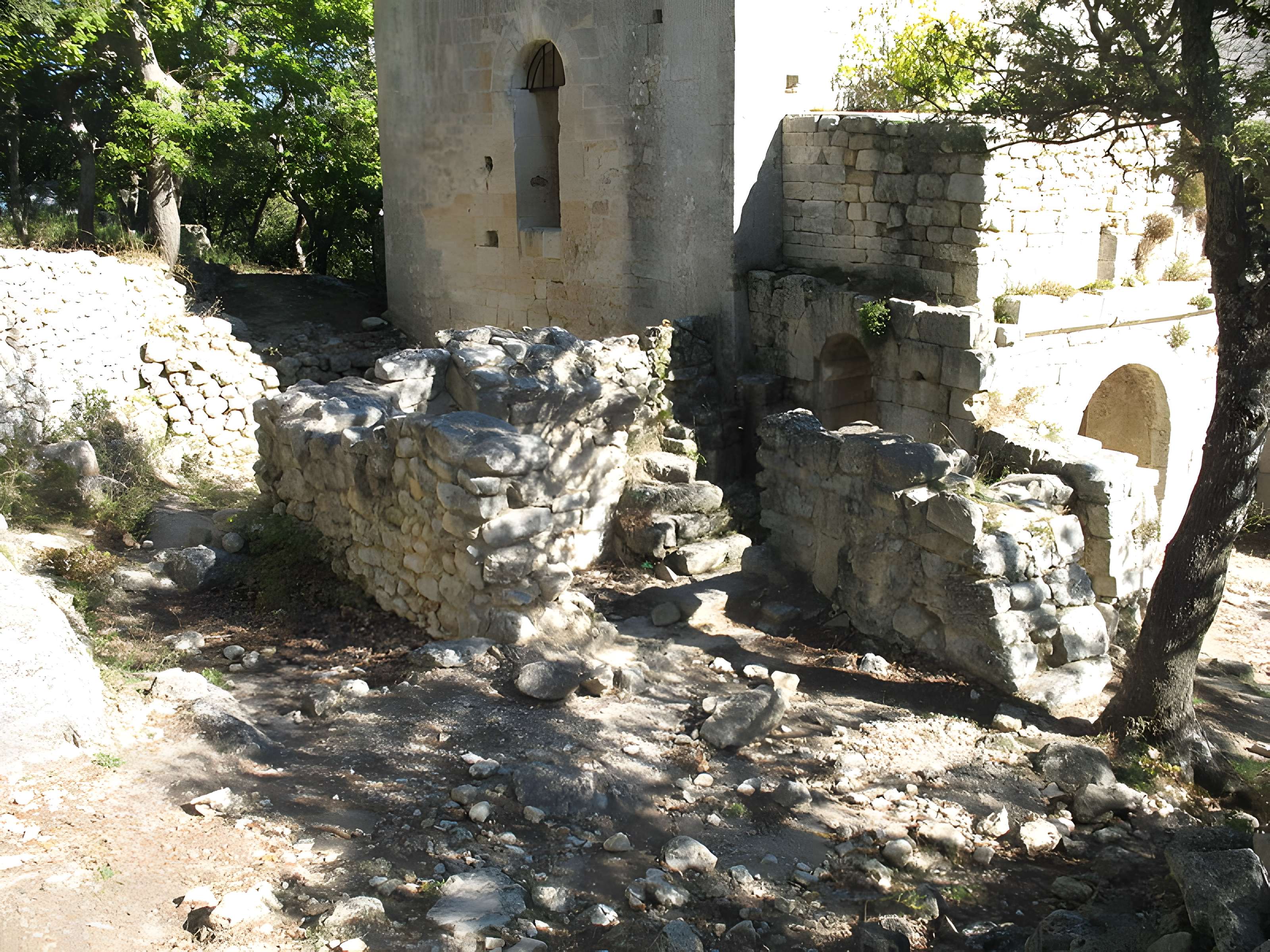 Chapelle Sainte-Anne-de-Goiron (également sur commune de Lambesc)