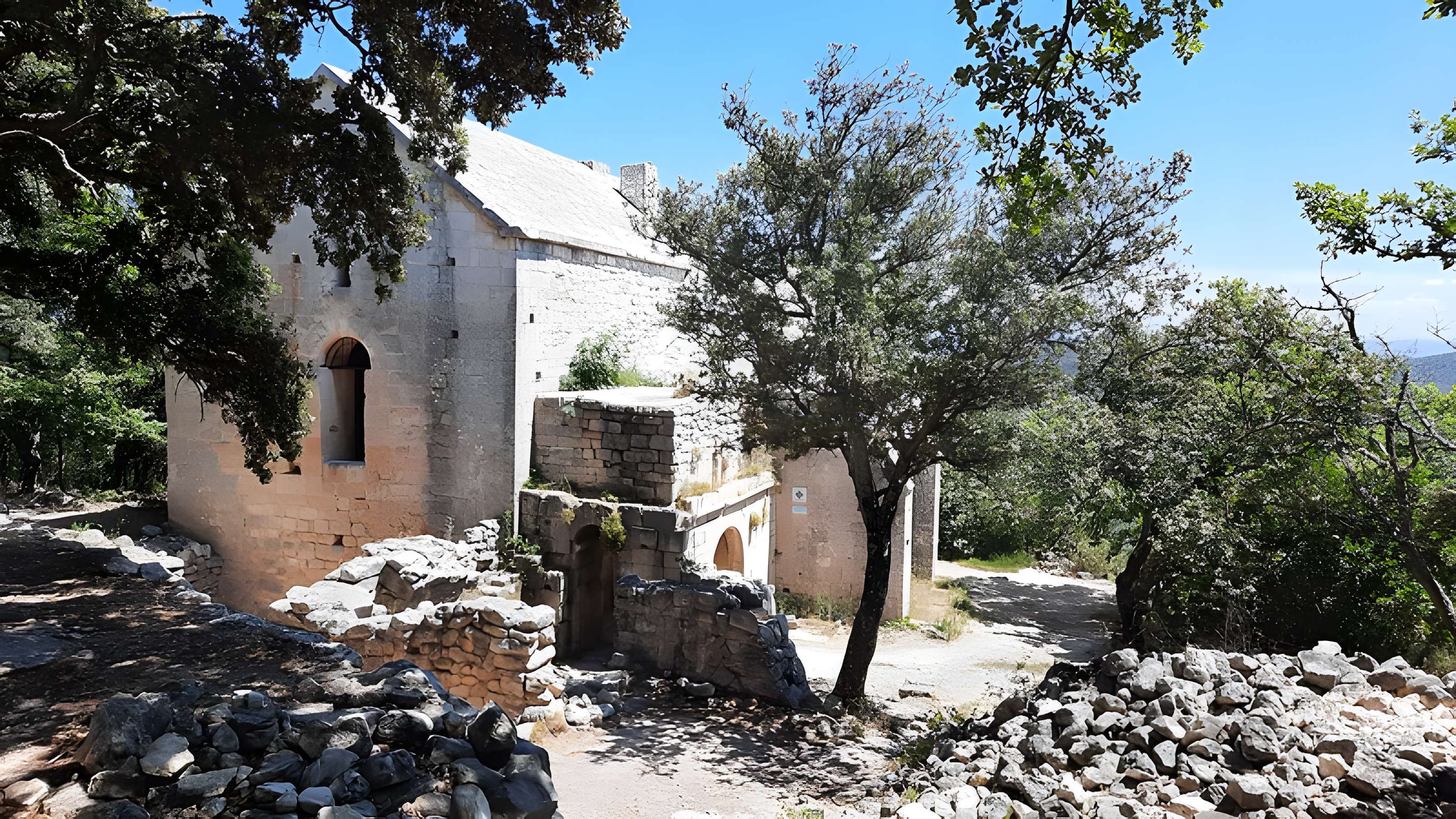 Chapelle Sainte-Anne-de-Goiron (également sur commune de Lambesc)