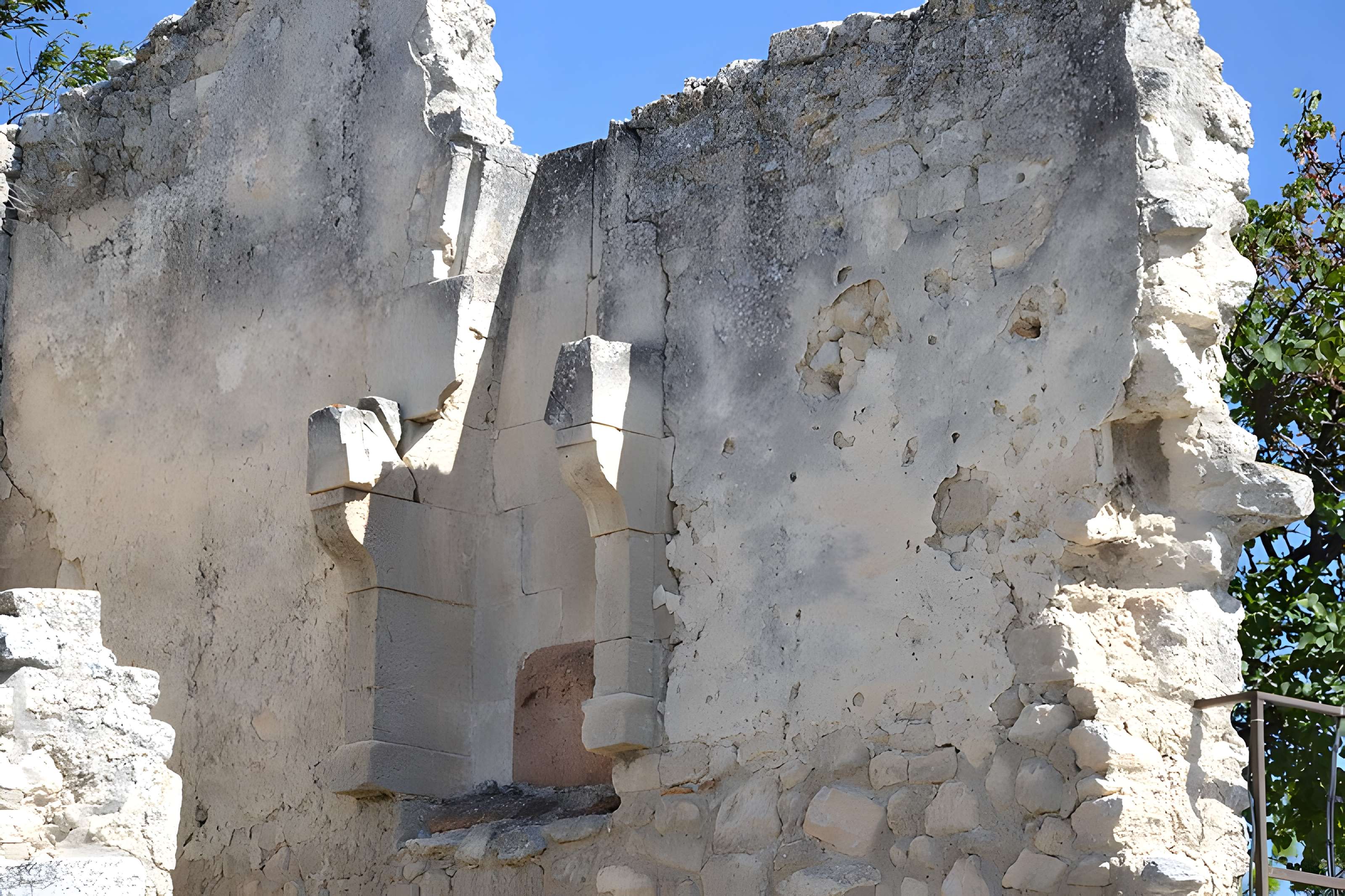 Hôpital (restes de l'ancien)