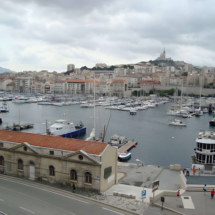 Photo de Voormalig gezondheidsdepot in Marseille