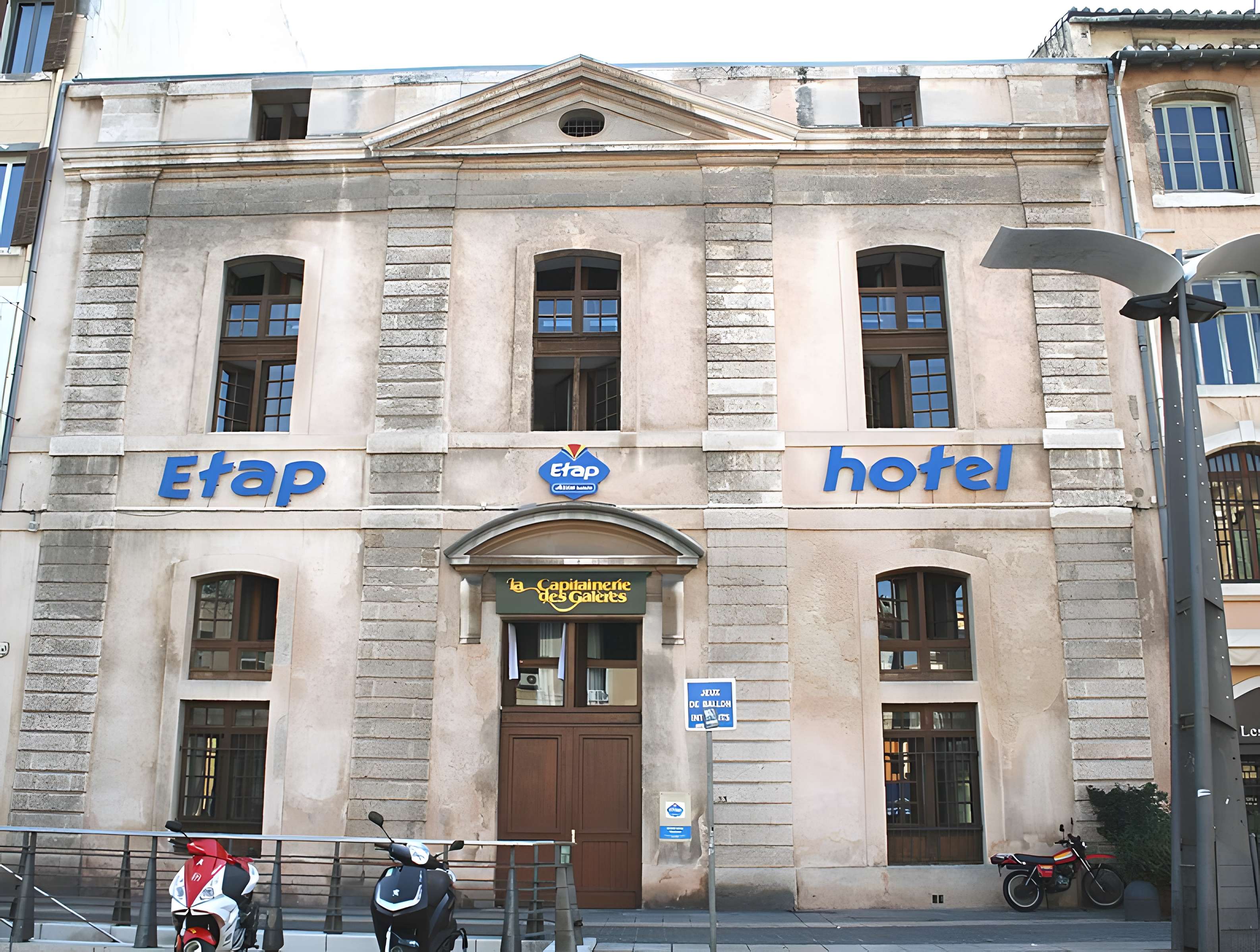 Arsenal des Galères , actuellement entrepôt