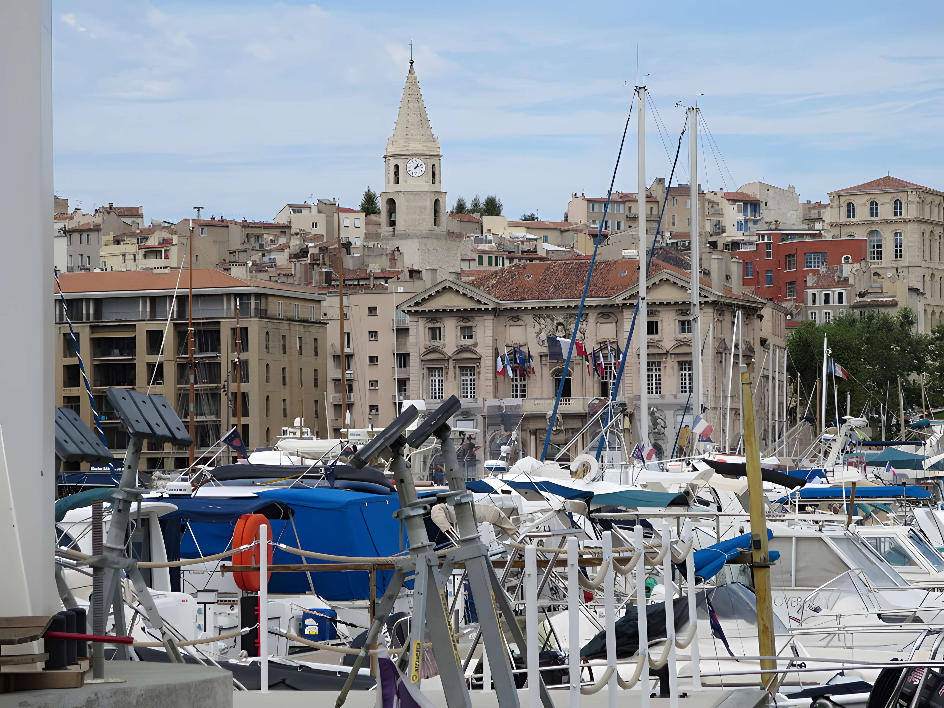 Clocher des Accoules au vieux port