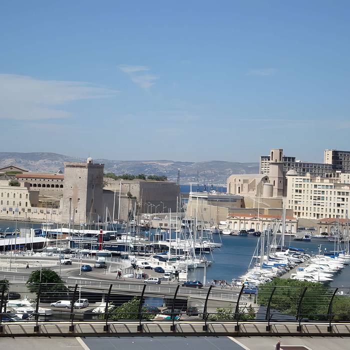 Photo de Eglise et baptistère Saint-Laurent