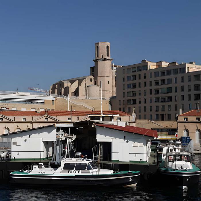 Photo de Eglise et baptistère Saint-Laurent