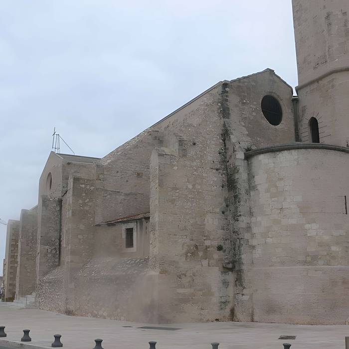 Photo de Eglise et baptistère Saint-Laurent