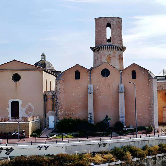 Photo de Eglise et baptistère Saint-Laurent