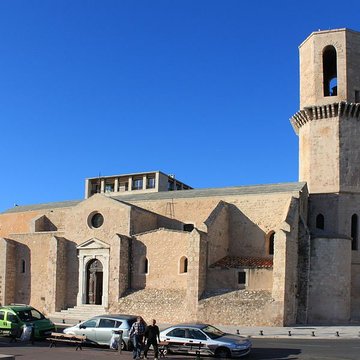 Eglise et baptistère Saint-Laurent