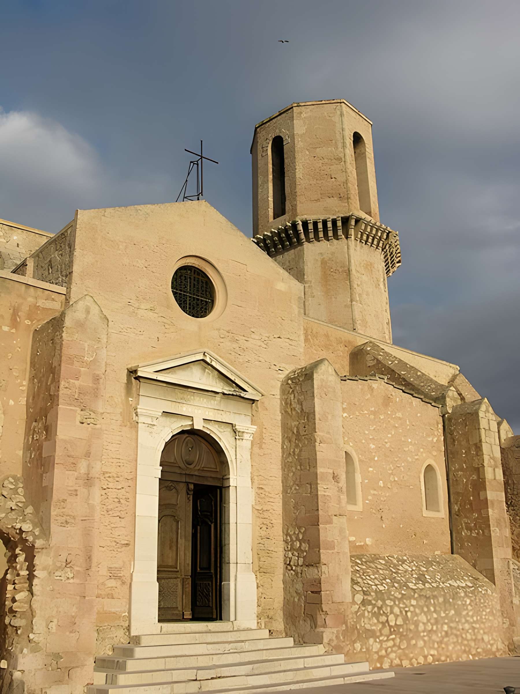 Eglise et baptistère Saint-Laurent
