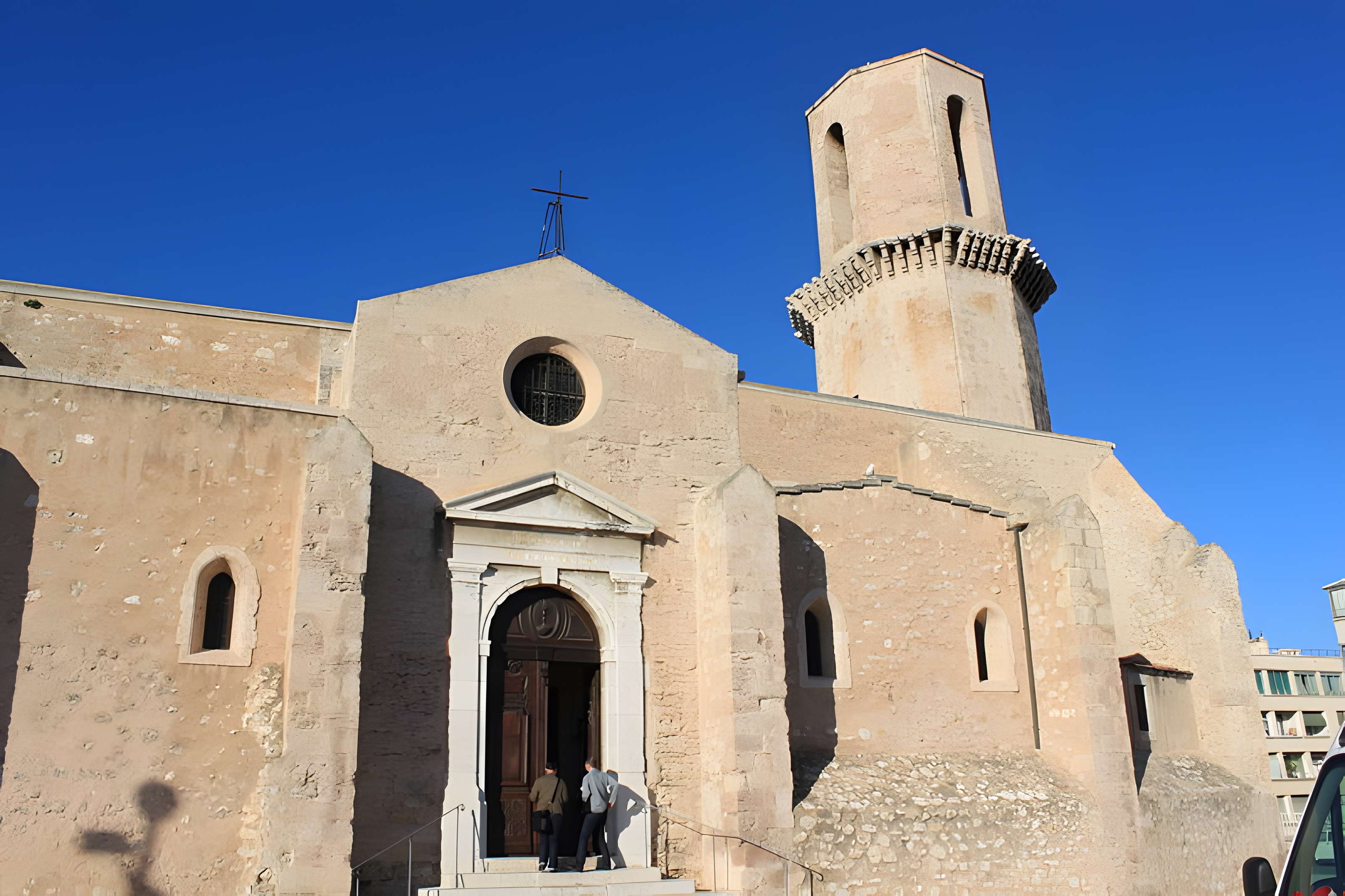 Eglise et baptistère Saint-Laurent
