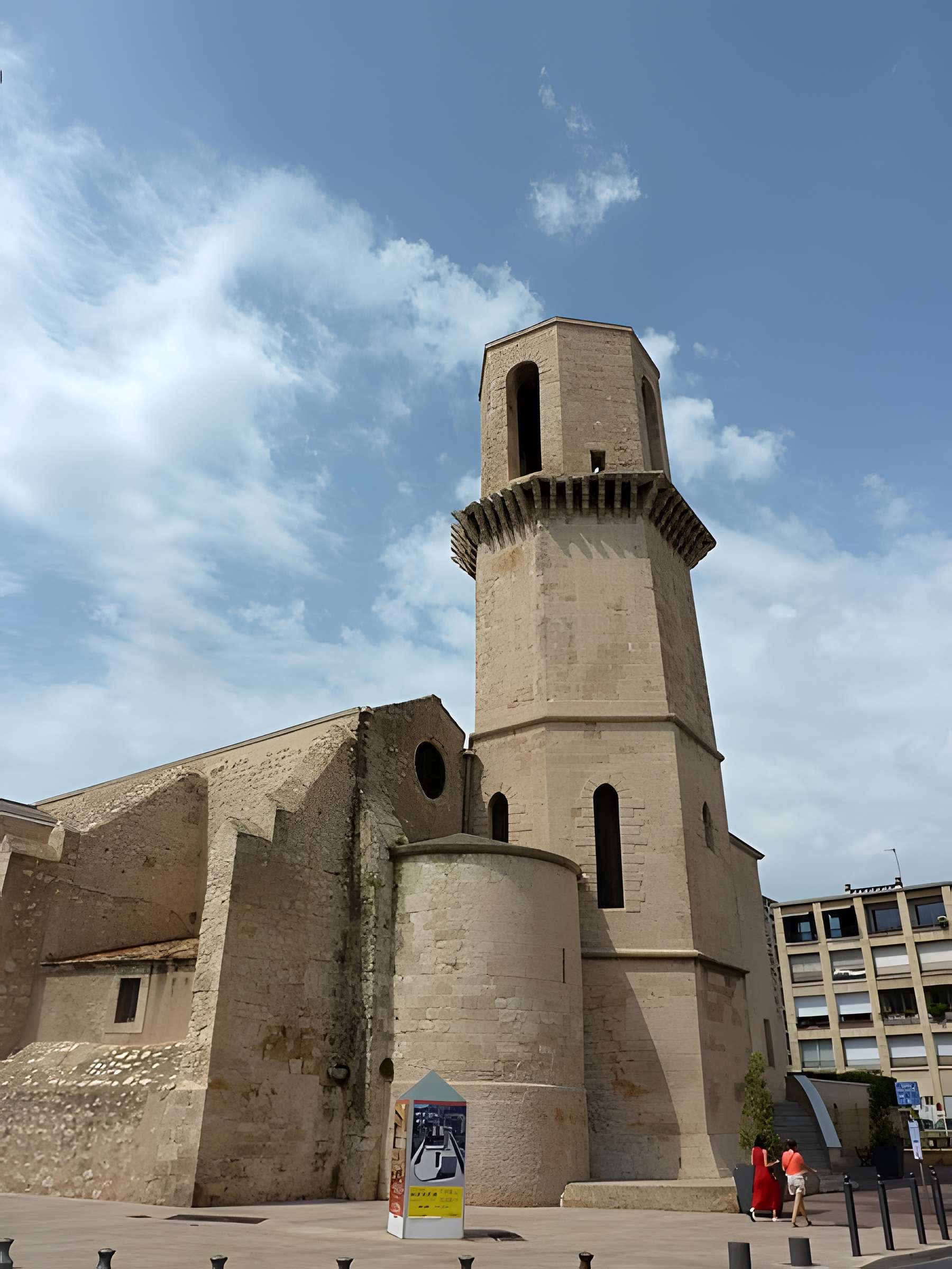Eglise et baptistère Saint-Laurent
