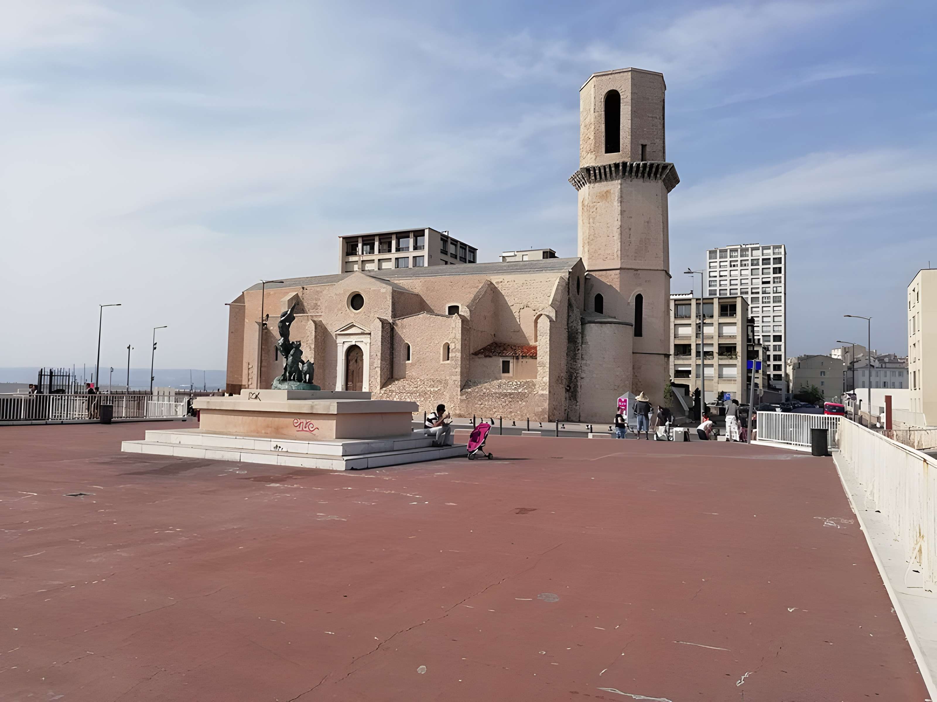 Eglise et baptistère Saint-Laurent