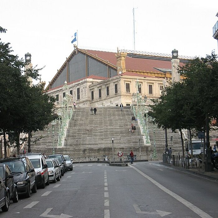 Photo de Escalier monumental daccès à la gare Saint-Charles