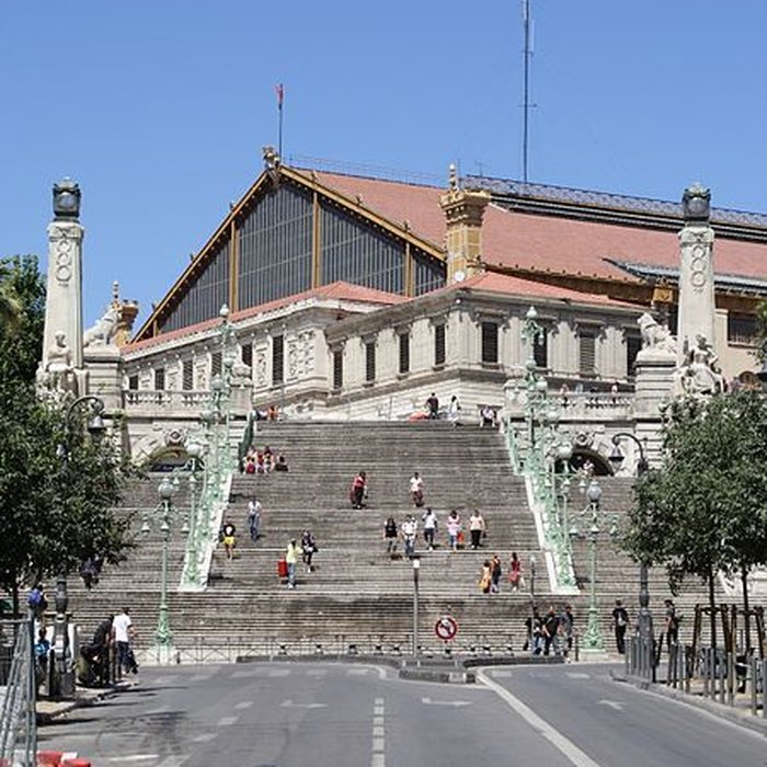 Photo de Escalier monumental daccès à la gare Saint-Charles