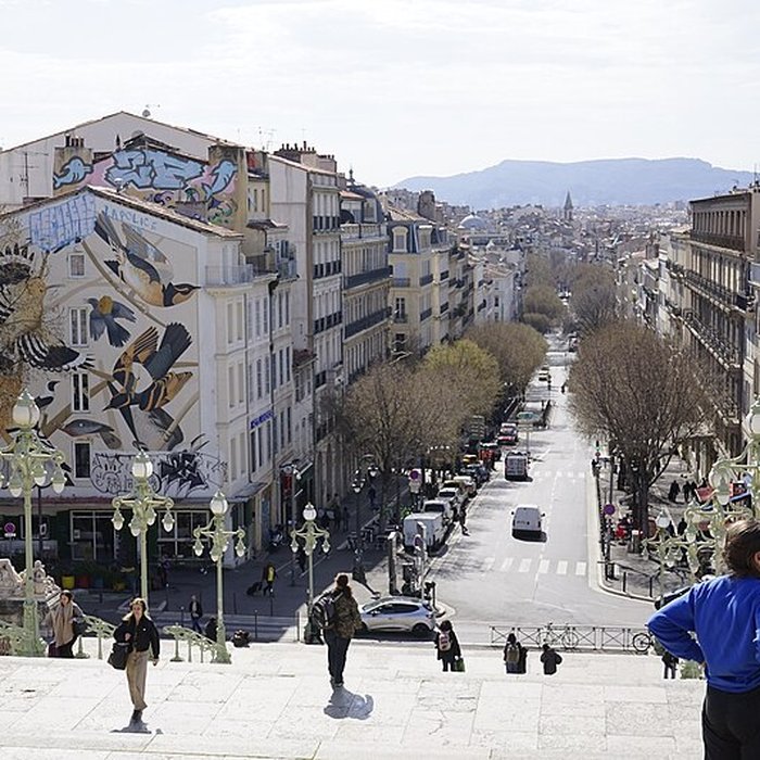 Photo de Escalier monumental daccès à la gare Saint-Charles