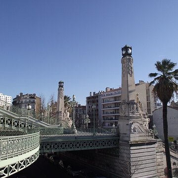 Escalier monumental daccès à la gare Saint-Charles