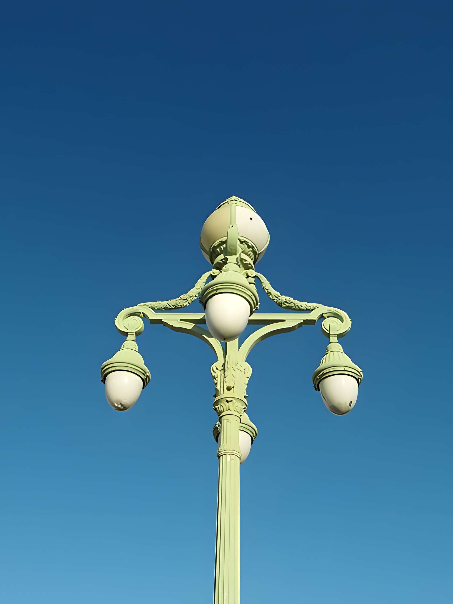 Escalier monumental d'accès à la gare Saint-Charles