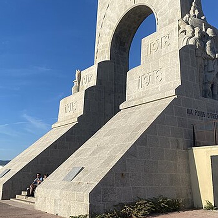 Photo de Monument aux héros de larmée dOrient et des terres lointaines, square Lieutenant-Danjaume