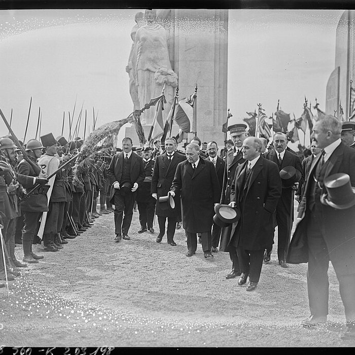 Photo de Monument aux héros de larmée dOrient et des terres lointaines, square Lieutenant-Danjaume