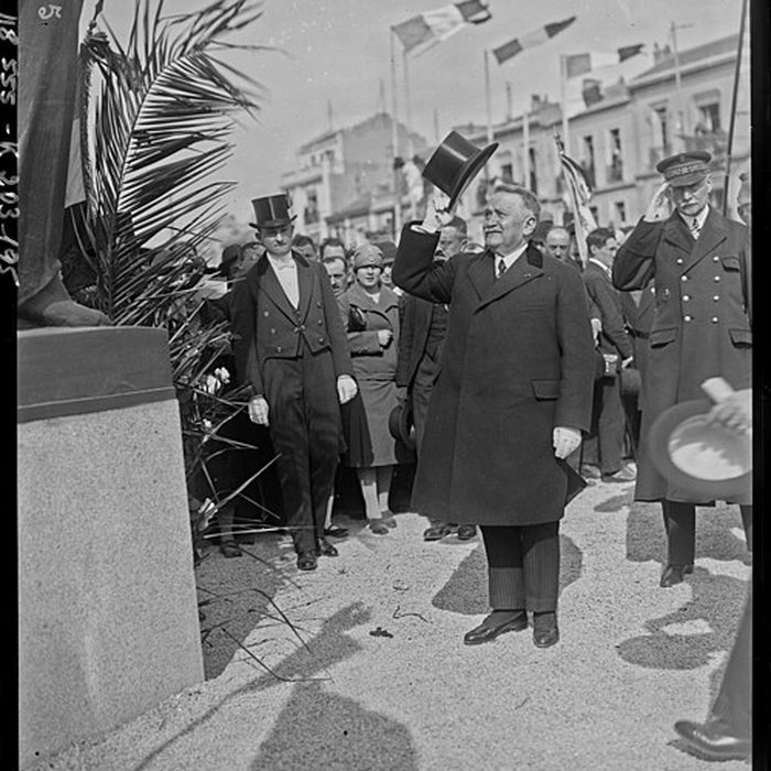 Photo de Monument aux héros de larmée dOrient et des terres lointaines, square Lieutenant-Danjaume