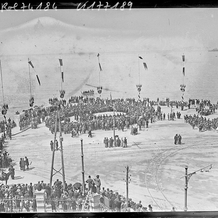 Photo de Monument aux héros de larmée dOrient et des terres lointaines, square Lieutenant-Danjaume