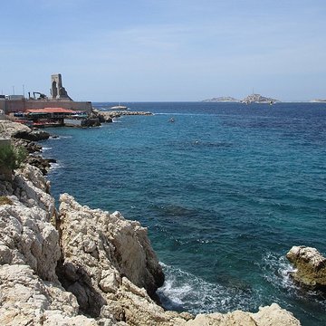 Monument aux héros de larmée dOrient et des terres lointaines, square Lieutenant-Danjaume