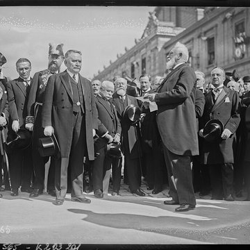 Monument aux héros de larmée dOrient et des terres lointaines, square Lieutenant-Danjaume