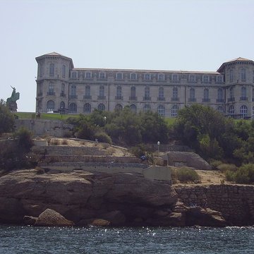 Monument aux héros de larmée dOrient et des terres lointaines, square Lieutenant-Danjaume