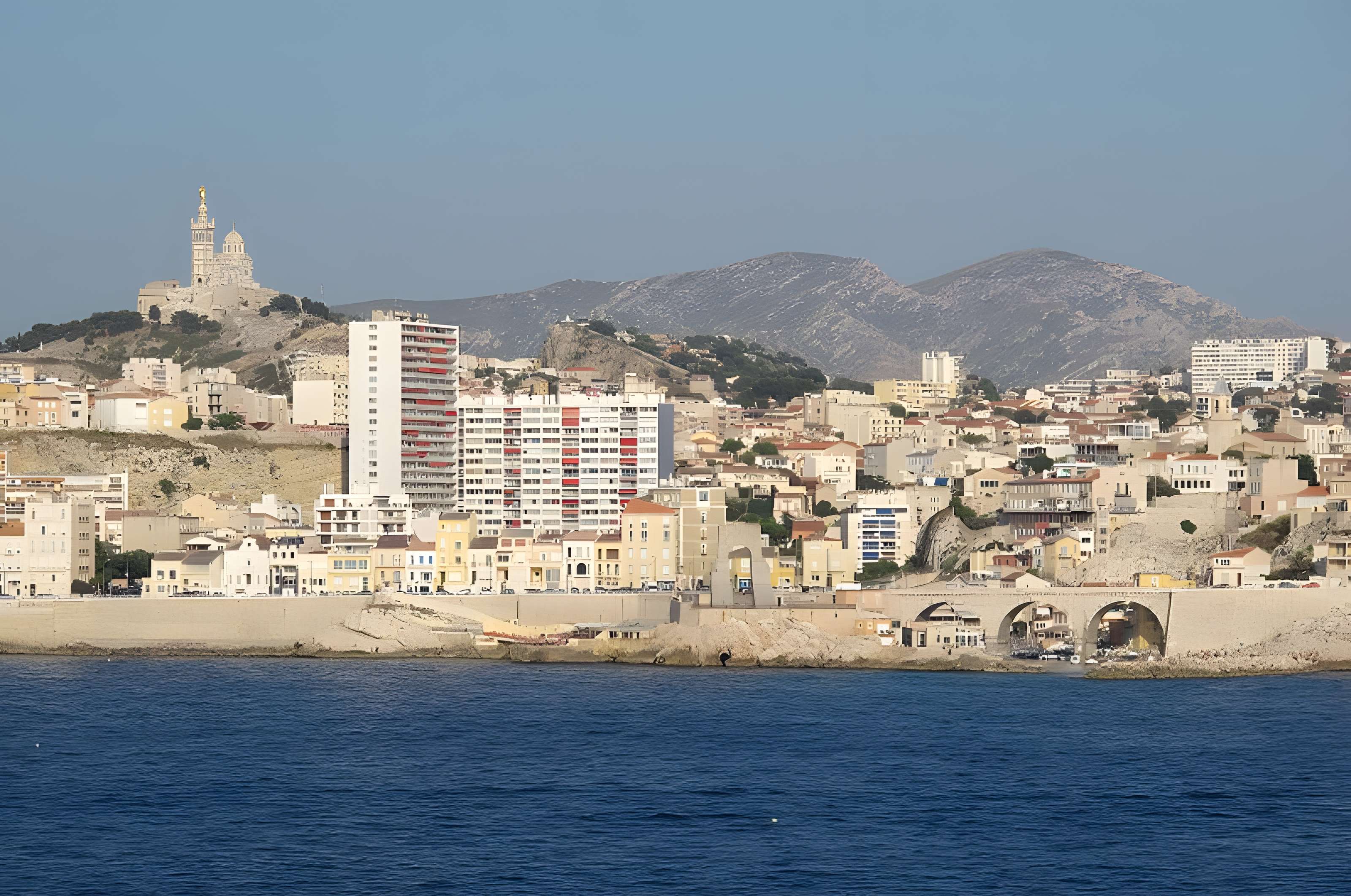 Monument aux héros de l'armée d'Orient et des terres lointaines, square Lieutenant-Danjaume