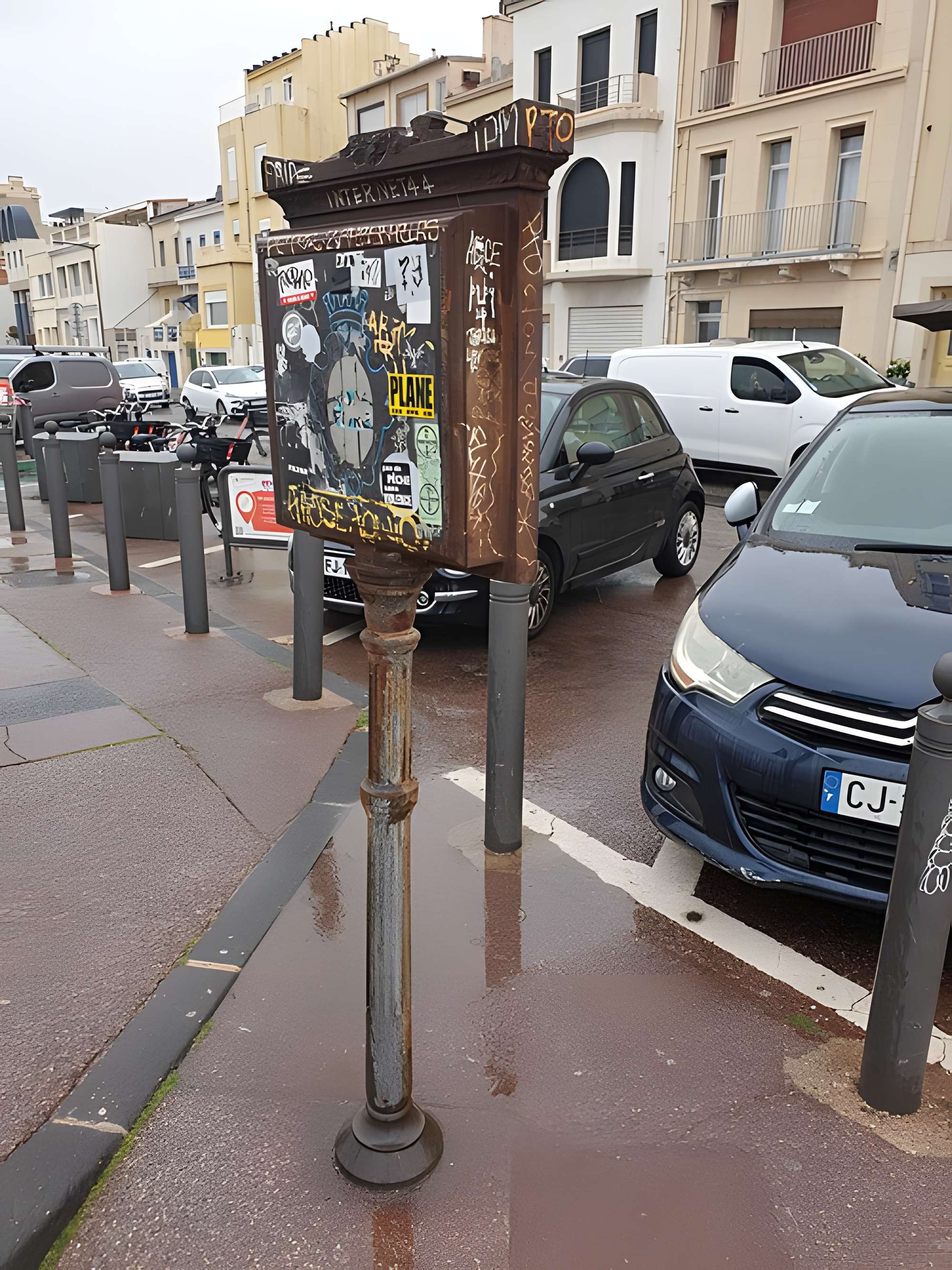 Monument aux héros de l'armée d'Orient et des terres lointaines, square Lieutenant-Danjaume