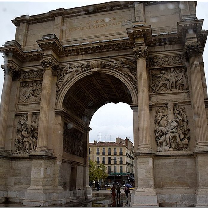 Photo de Porte dAix : larc de triomphe