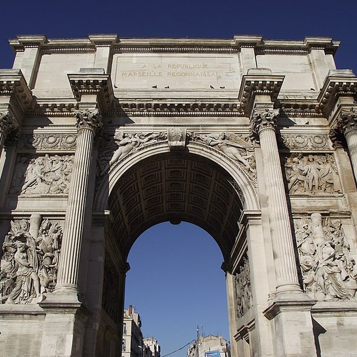 Photo de Porte dAix : larc de triomphe