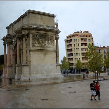 Porte dAix : larc de triomphe