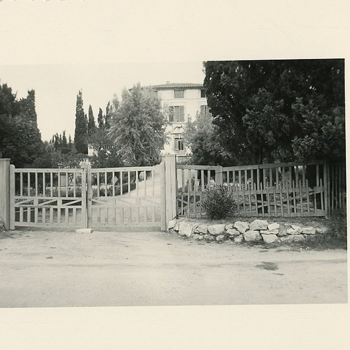 Photo de Bastide provençale, dite aussi Maison du chemin du Paradis