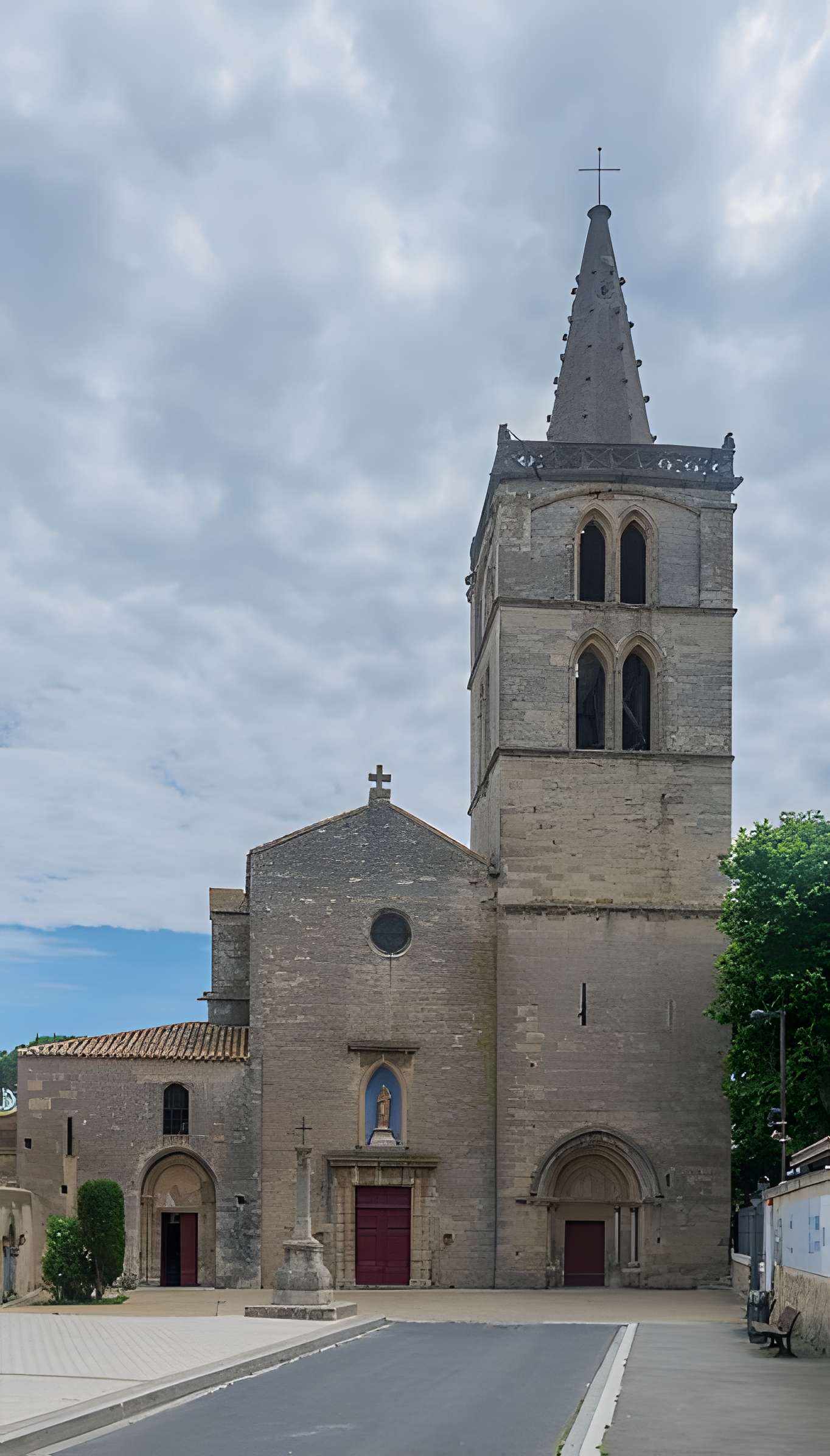 Collégiale Notre-Dame de Grâce de Sérignan