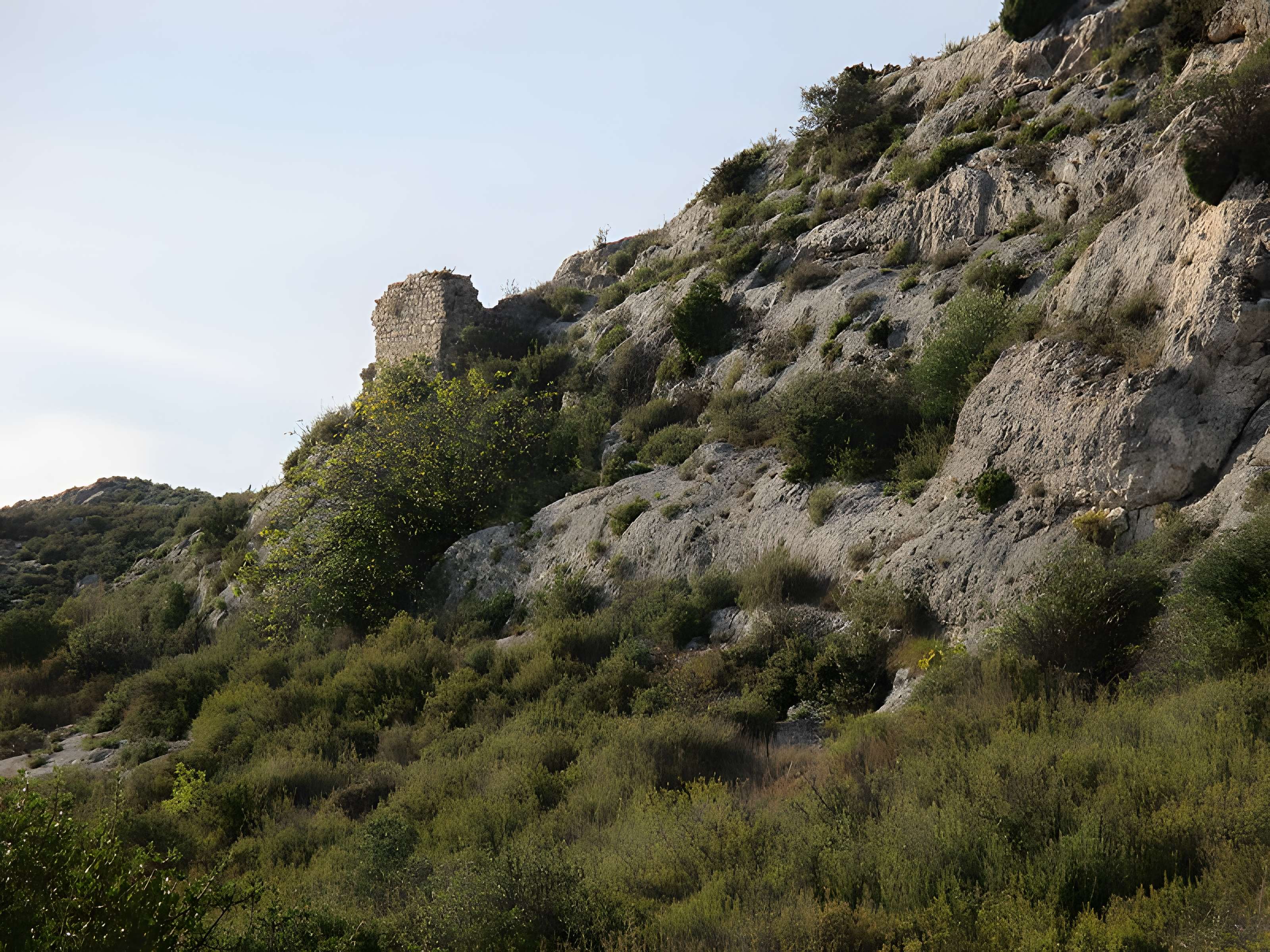 Vestiges de l’ancien château et du bourg castral de Castillon