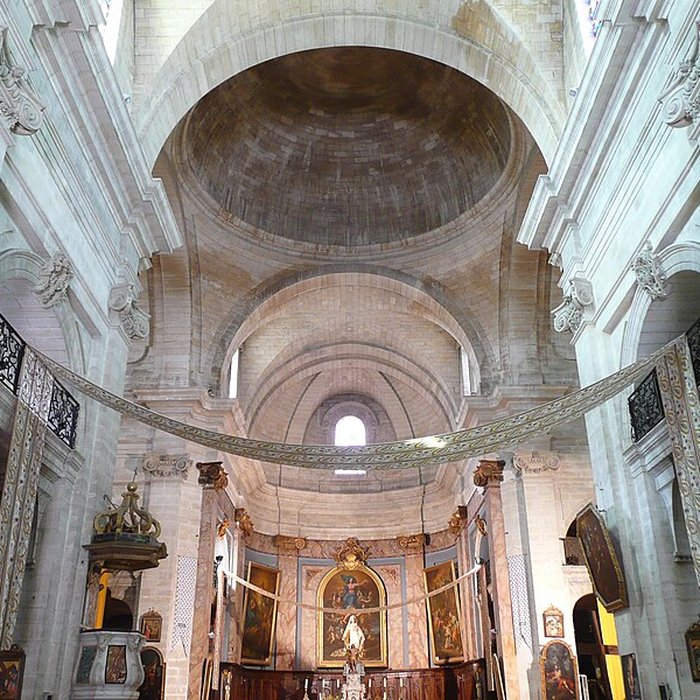 Photo de Collégiale Notre-Dame-des-Pommiers de Beaucaire