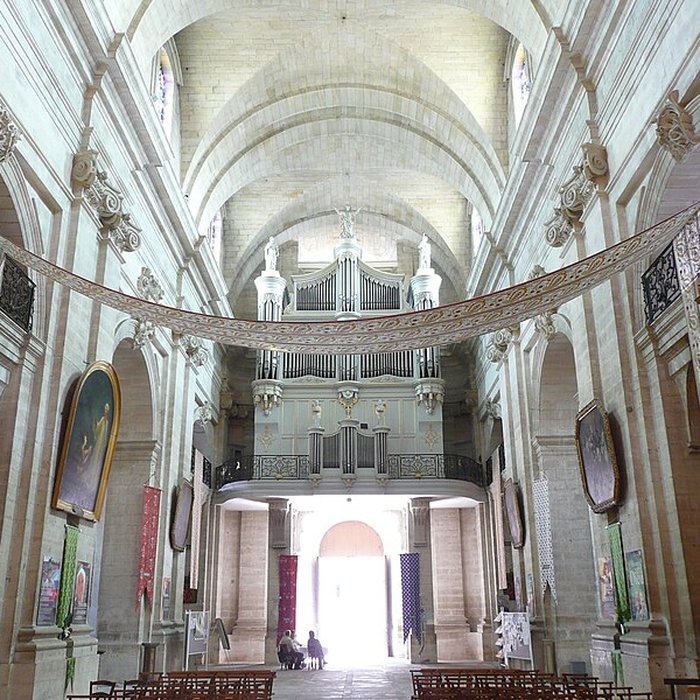 Photo de Collégiale Notre-Dame-des-Pommiers de Beaucaire