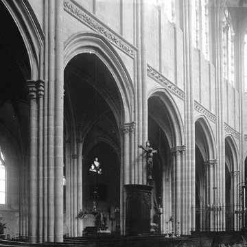 Collégiale Notre-Dame-et-Saint-Loup de Montereau-Fault-Yonne