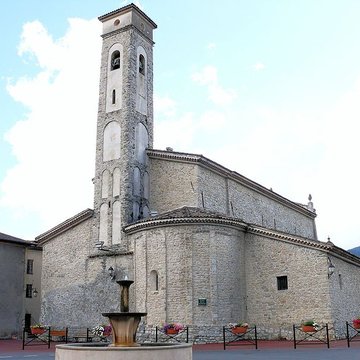Collégiale Sainte-Marie de Clans